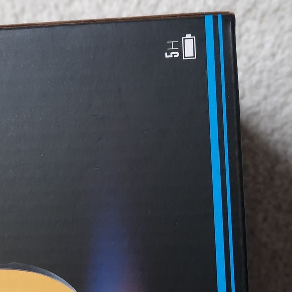 Brookstone LED dynamic wireless speaker - Picture 5 of 10